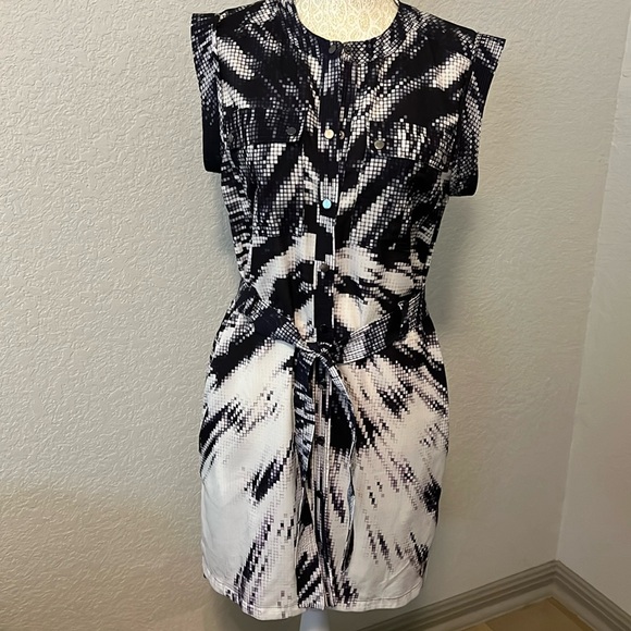 Calvin Klein Dresses & Skirts - Calvin Klein Belted Shirt Dress S/M sleeveless, 2 front and 2 side pocket